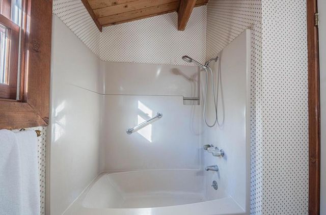 5820 Briarcliff Terrace, Royal Oaks, CA 95076