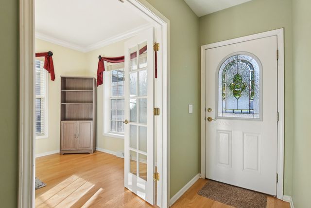 328 Legacy Court, Grayslake, IL 60030