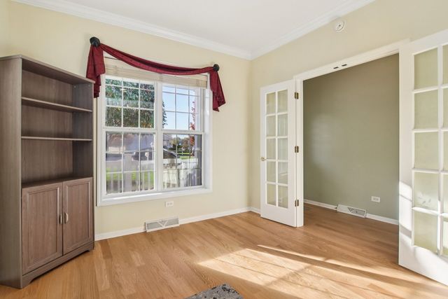 328 Legacy Court, Grayslake, IL 60030