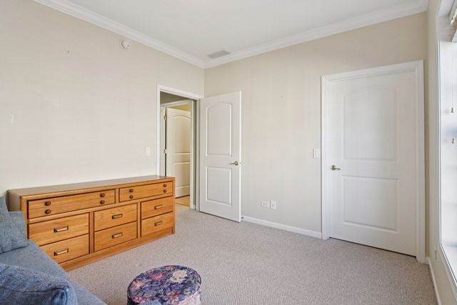 328 Legacy Court, Grayslake, IL 60030