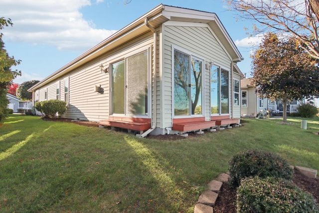 328 Legacy Court, Grayslake, IL 60030