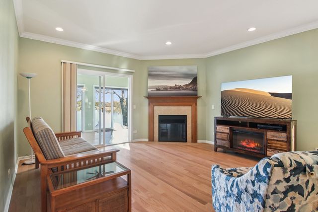 328 Legacy Court, Grayslake, IL 60030