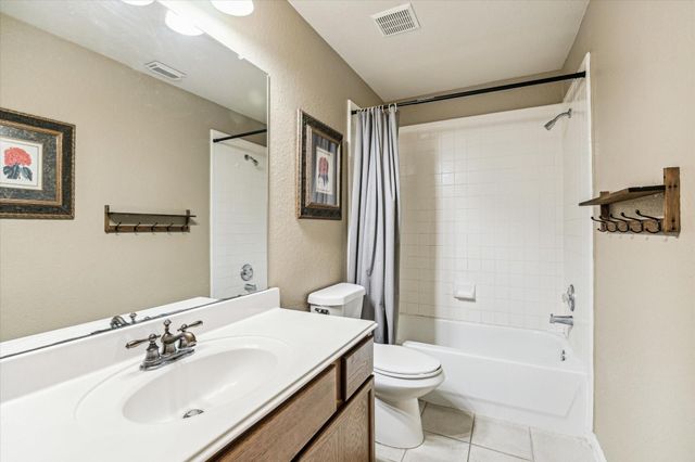 125 E Park Drive Drive, Montgomery, TX 77356