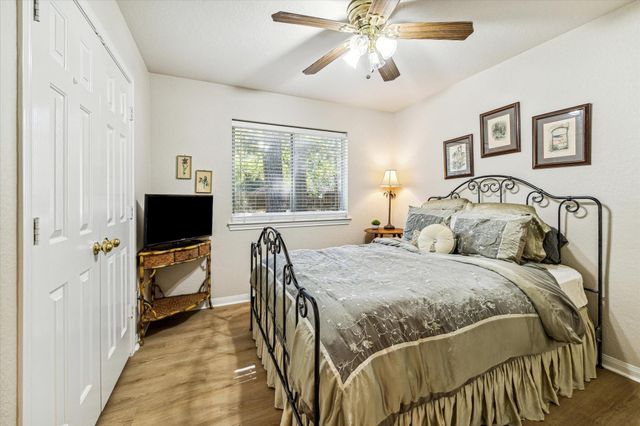 125 E Park Drive Drive, Montgomery, TX 77356