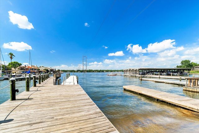 125 E Park Drive Drive, Montgomery, TX 77356