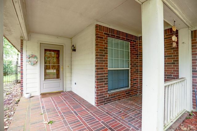 125 E Park Drive Drive, Montgomery, TX 77356