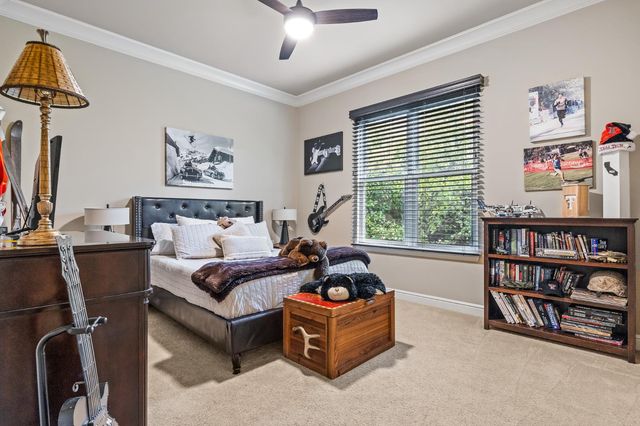 2435 E Tennyson Place, Fresno, CA 93730