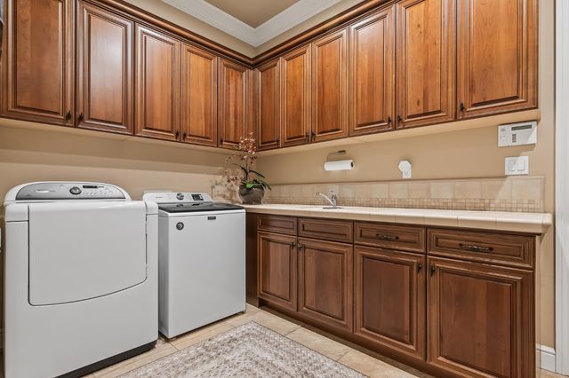 2435 E Tennyson Place, Fresno, CA 93730
