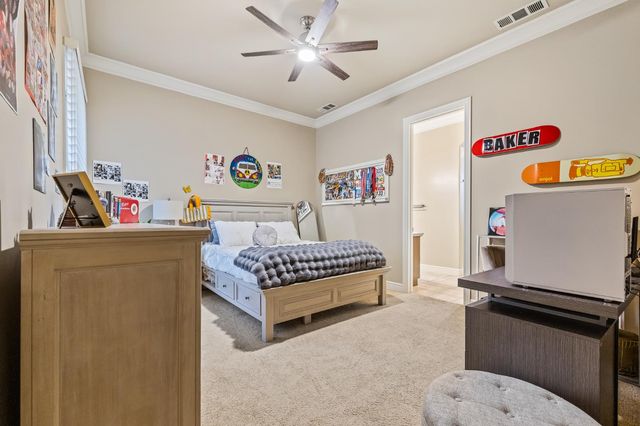 2435 E Tennyson Place, Fresno, CA 93730