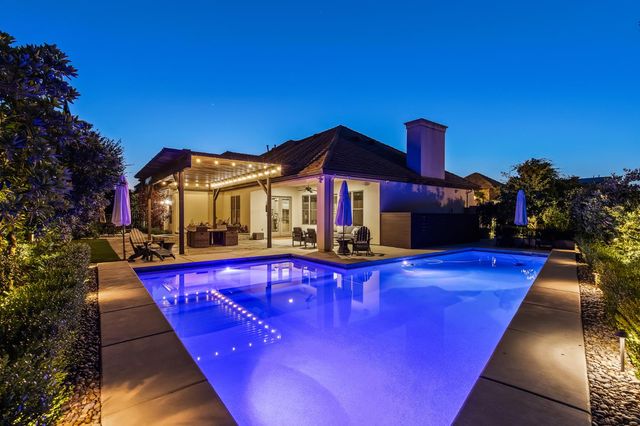 2435 E Tennyson Place, Fresno, CA 93730