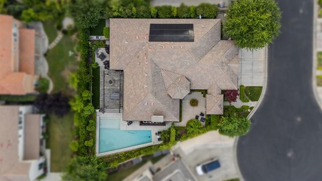 2435 E Tennyson Place, Fresno, CA 93730
