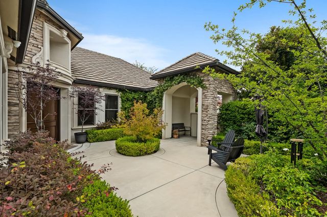 2435 E Tennyson Place, Fresno, CA 93730