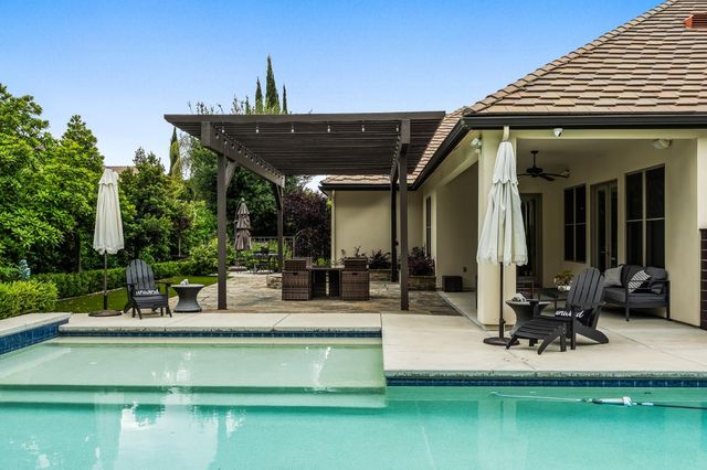 2435 E Tennyson Place, Fresno, CA 93730
