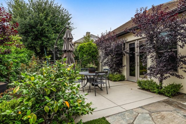 2435 E Tennyson Place, Fresno, CA 93730