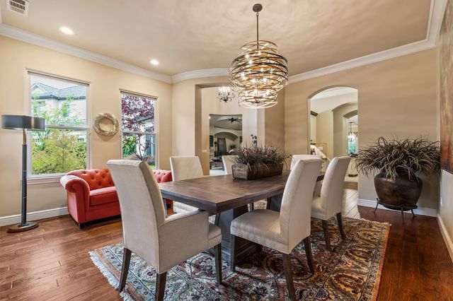 2435 E Tennyson Place, Fresno, CA 93730