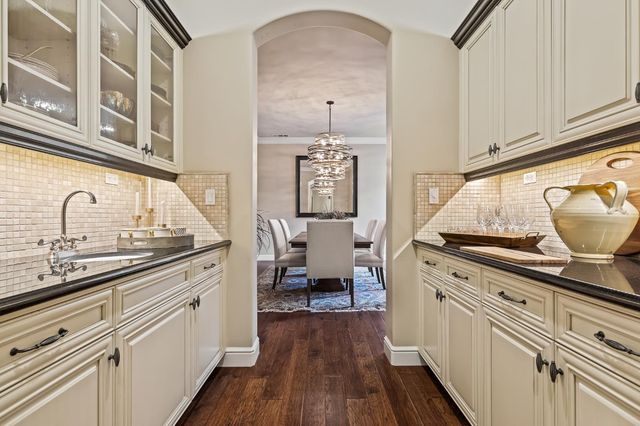2435 E Tennyson Place, Fresno, CA 93730