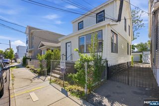 91 Willoughby Street, Newark, NJ 07112