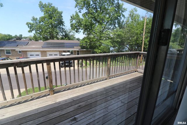 745 E SHORE Drive, Pekin, IL 61554