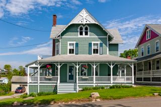 18 Prospect Hill Road, Branford, CT 06405