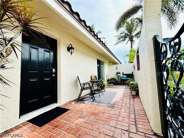 1455 Curlew AVE 1, Naples, FL 34102