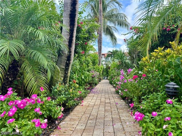 1455 Curlew AVE 1, Naples, FL 34102