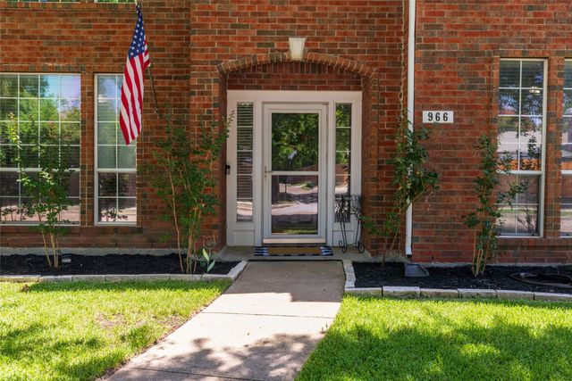 966 Cassion Drive, Lewisville, TX 75067