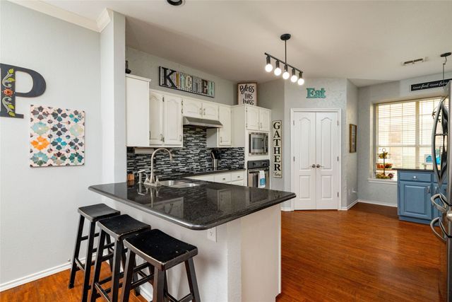 966 Cassion Drive, Lewisville, TX 75067