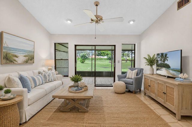 5477 Atlantic Palm Court B, Boynton Beach, FL 33437