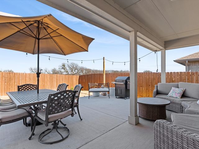 1377 Dillard Creek Drive, Fort Worth, TX 76247