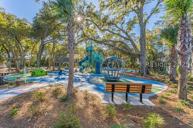9 Grandview Ct, Hilton Head Island, SC 29926