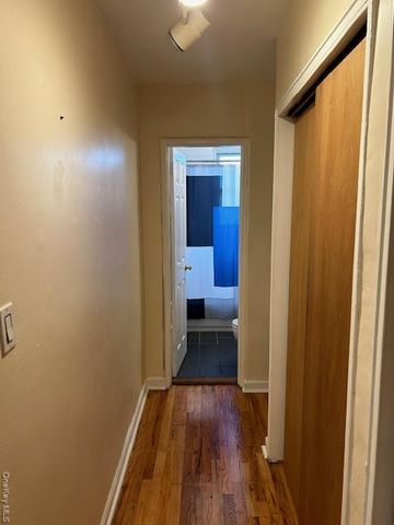 7510 Yellowstone Boulevard 4E, Rego Park, NY 11374