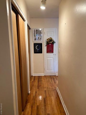 7510 Yellowstone Boulevard 4E, Rego Park, NY 11374