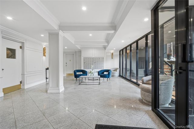 7510 Yellowstone Boulevard 4E, Rego Park, NY 11374