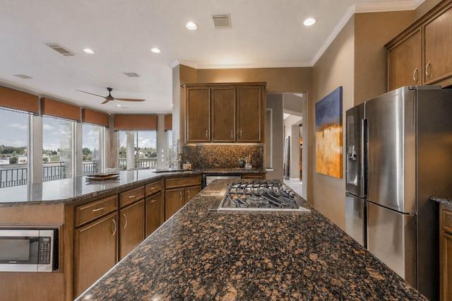 411 Harborside Way, Kemah, TX 77565