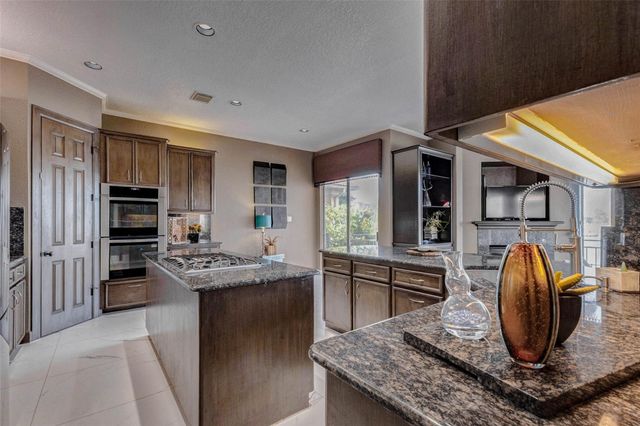 411 Harborside Way, Kemah, TX 77565