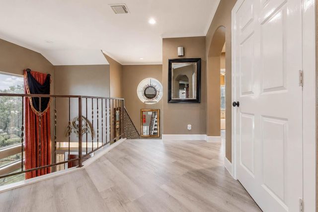 411 Harborside Way, Kemah, TX 77565