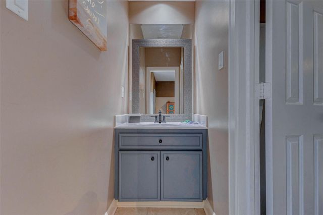 411 Harborside Way, Kemah, TX 77565