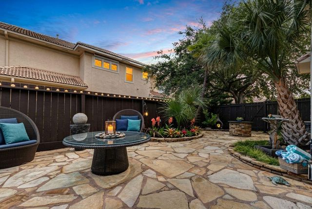 411 Harborside Way, Kemah, TX 77565