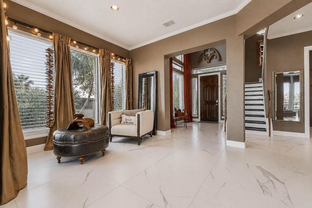 411 Harborside Way, Kemah, TX 77565