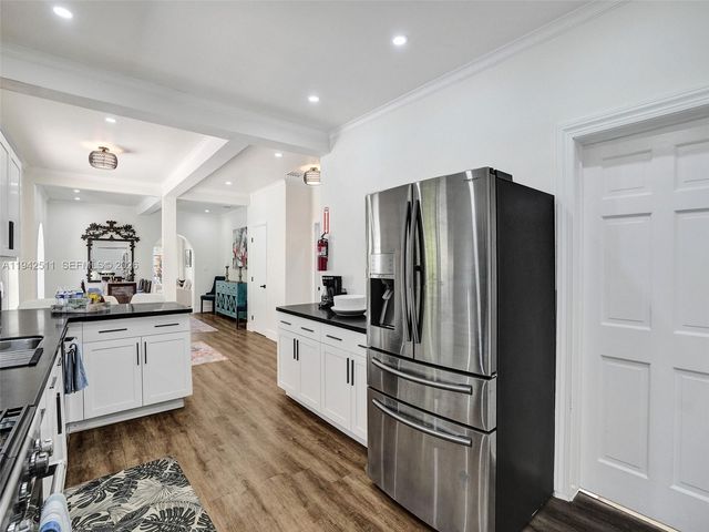 1128 Tyler St, Hollywood, FL 33019