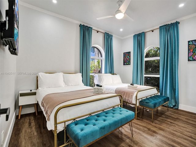 1128 Tyler St, Hollywood, FL 33019