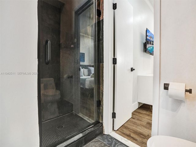 1128 Tyler St, Hollywood, FL 33019