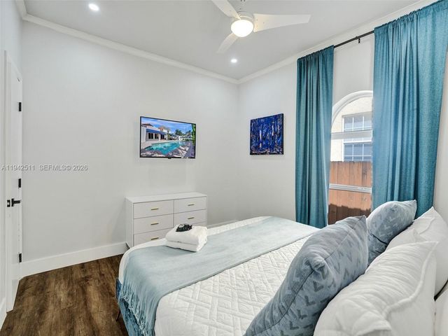 1128 Tyler St, Hollywood, FL 33019