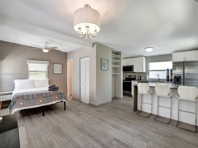 1128 Tyler St, Hollywood, FL 33019