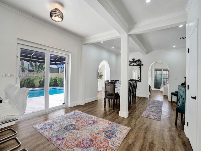 1128 Tyler St, Hollywood, FL 33019