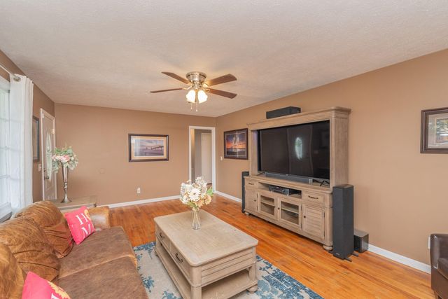 627 Oakdale Avenue, North Augusta, SC 29841