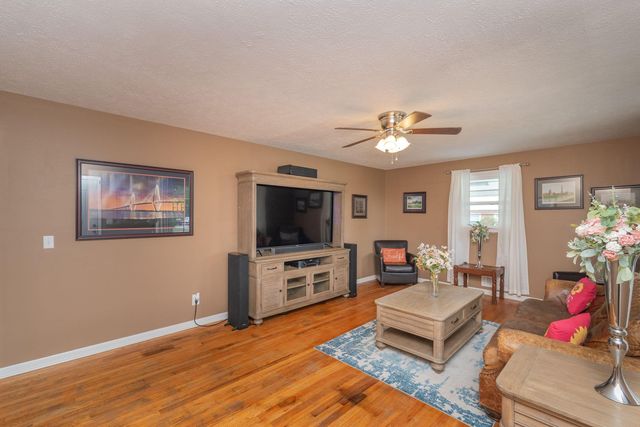 627 Oakdale Avenue, North Augusta, SC 29841