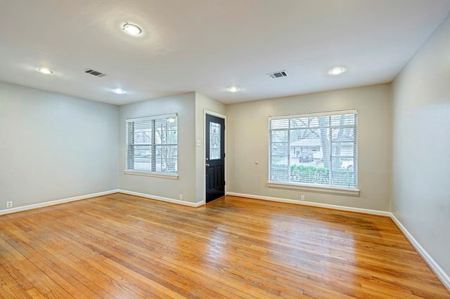 1135 W 31st Street, Houston, TX 77018