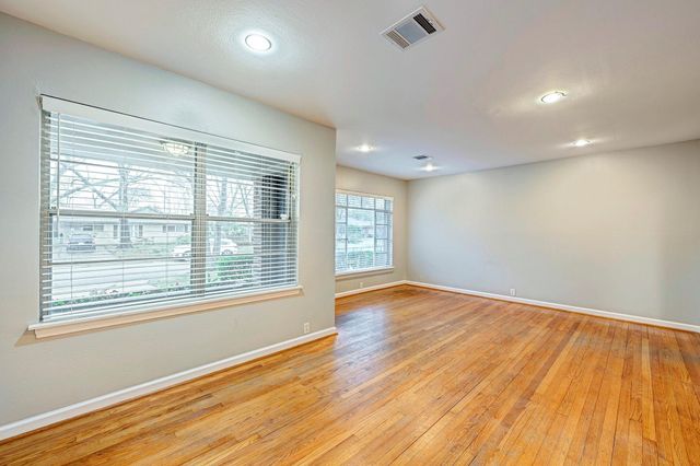 1135 W 31st Street, Houston, TX 77018