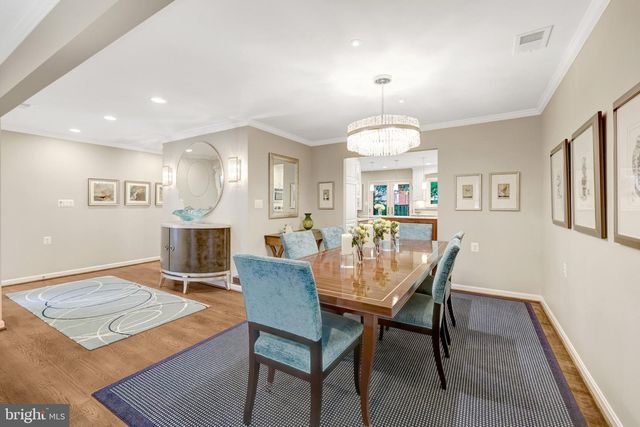 2806 OAKTON MANOR CT, Oakton, VA 22124